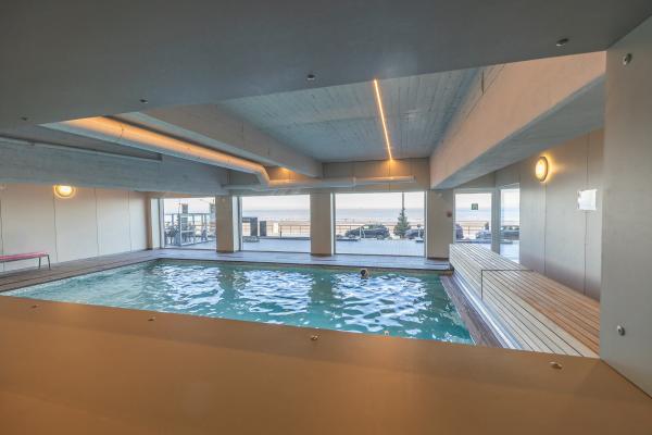 Luxueus 6-persoons appartement met panoramisch zeezicht in Middelkerke - thumbnail 2