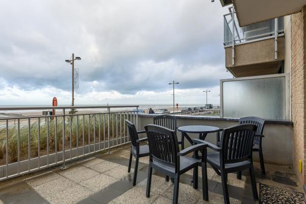 Gelijkvloers appartement met zeezicht en garage in Middelkerke voor 6 personen - thumbnail 2