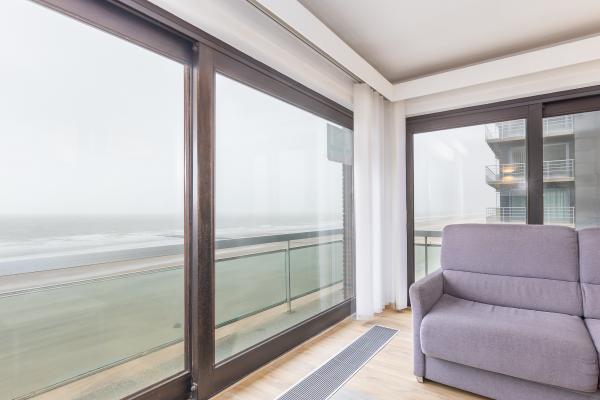 Centraal gelegen hoekappartement in Middelkerke met fenomenaal zeezicht - thumbnail 2