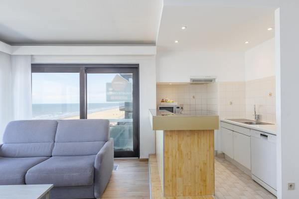 Centraal gelegen hoekappartement in Middelkerke met fenomenaal zeezicht - thumbnail 3