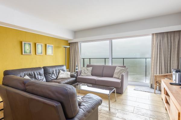 Appartement met panoramisch zeezicht op 9e verdieping in Middelkerke - thumbnail 1
