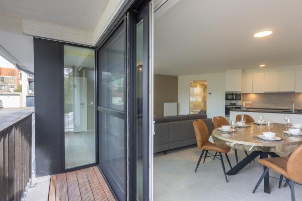 Hoekappartement met 3 slaapkamers in hartje Middelkerke, 90m van het centrum - thumbnail 3