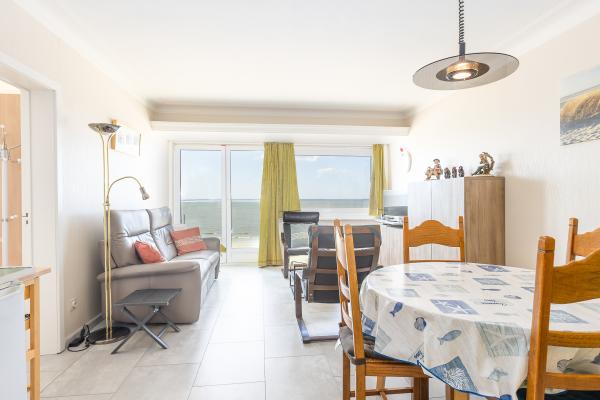 Zonovergoten appartement met zeezicht en binnenzwembad in Middelkerke - thumbnail 1