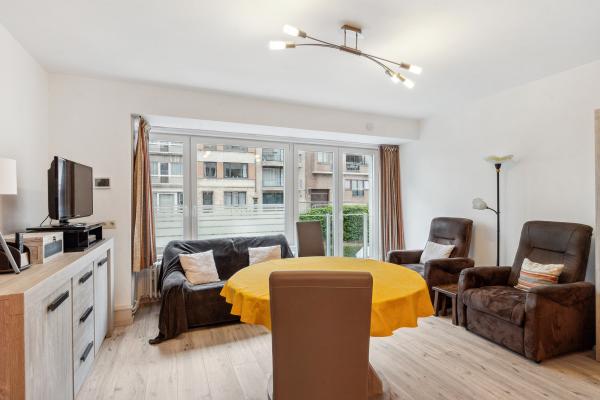Licht appartement op 30 meter van centrum en dijk in Blankenberge - thumbnail 2
