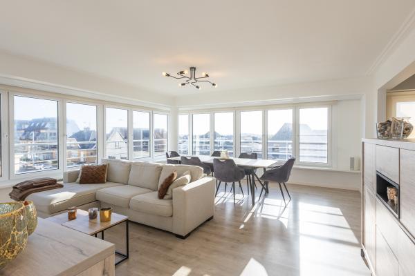 Licht hoekappartement voor 6 op 25 meter van de Zeedijk in Middelkerke - thumbnail 1