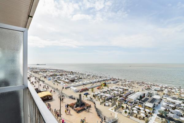 Luxe appartement met panoramisch zeezicht en twee terrassen in Blankenberge - thumbnail 3