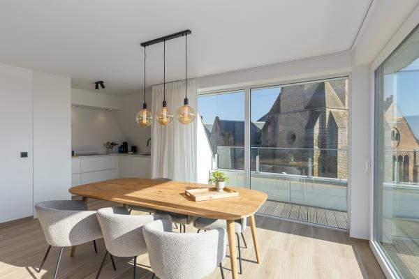 Ruim hoekappartement met 3 slaapkamers op 60m van de Zeedijk in Middelkerke - thumbnail 5