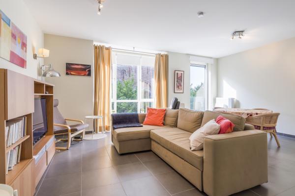 Licht appartement aan zee met terras op 50m van het centrum - thumbnail 1