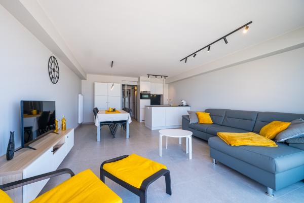 Op 550m van het centrum: ruim appartement met zeezicht in Middelkerke - thumbnail 4