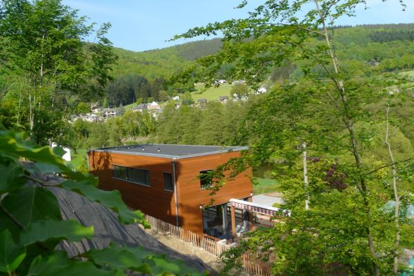 Luxe vakantiehuis aan de rivier in Coo met privé sauna, spa en strand - thumbnail 1