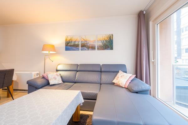 Licht appartement in centrum Middelkerke met terras, vlakbij zee - thumbnail 3