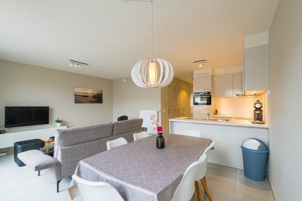 Licht appartement in Middelkerke met terras en zijzeezicht - thumbnail 3