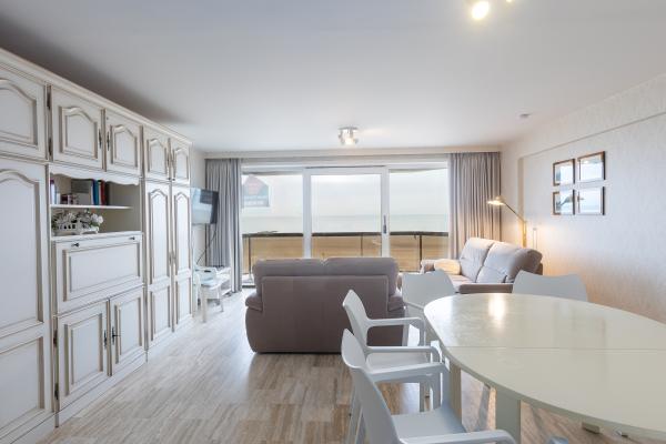 Charmant appartement met zeezicht in hartje Middelkerke voor 8 personen - thumbnail 1
