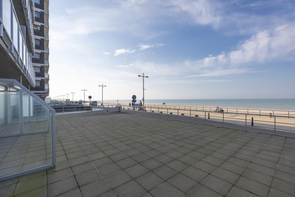 Licht appartement op de zeedijk met terras in Middelkerke - thumbnail 3