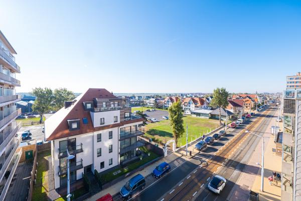 Penthouse Middelkerke: 2 terrassen vlakbij zee, 4 personen - thumbnail 2