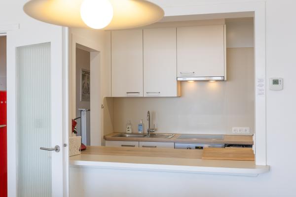 Zonovergoten appartement met panoramisch zeezicht in Middelkerke - thumbnail 6