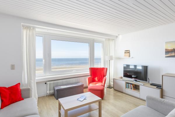 Zonovergoten appartement met panoramisch zeezicht in Middelkerke - thumbnail 1