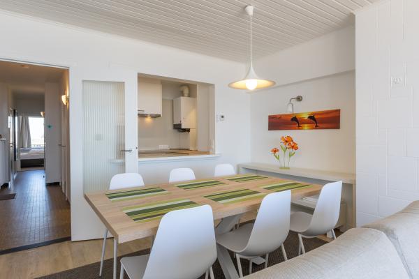 Zonovergoten appartement met panoramisch zeezicht in Middelkerke - thumbnail 4