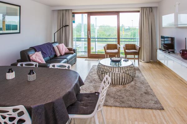 Licht appartement voor 6 personen met terras op 47 meter van de zee in Middelkerke - thumbnail 1
