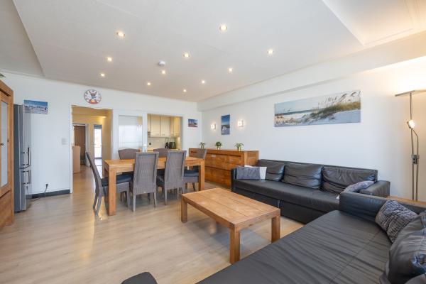 Zonovergoten appartement met zeezicht in hartje Middelkerke voor 7 personen - thumbnail 1