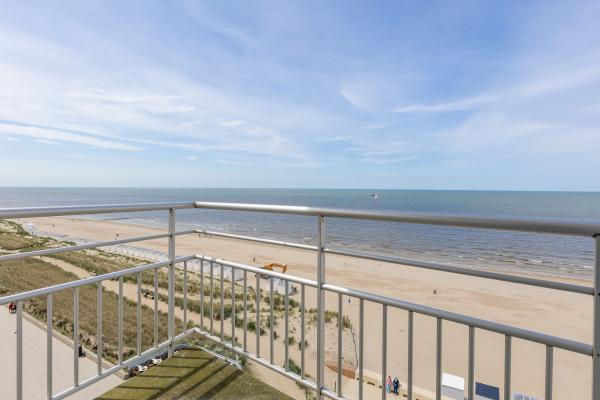 Lichtrijk hoekappartement met frontaal zeezicht in Westende - thumbnail 3