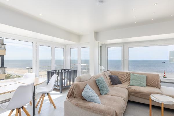 Lichtrijk hoekappartement met frontaal zeezicht in Westende - thumbnail 2