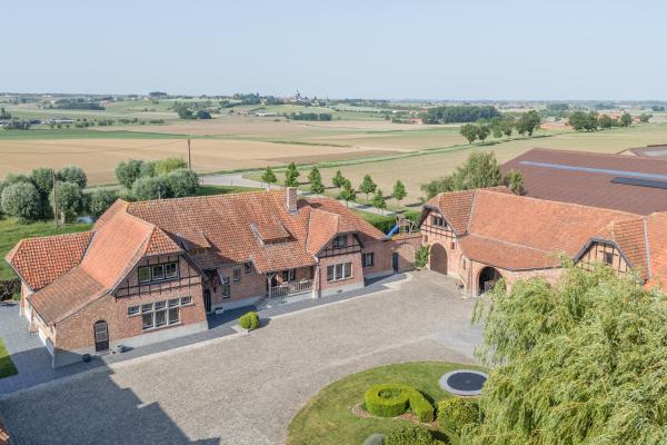 Ruim vakantiehuis voor 10 personen op actieve hoeve in Ploegsteert - thumbnail 1