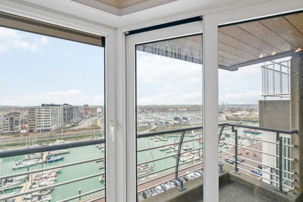 Licht duplex appartement met zonneterras en panoramisch zicht op de jachthaven - thumbnail 6