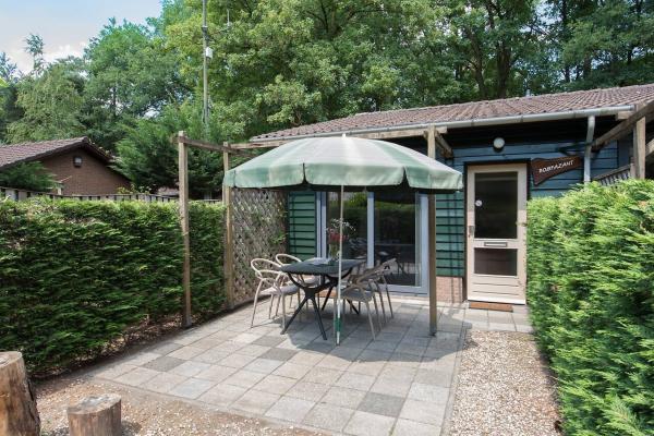Knusse gezinsbungalow in het groen van Heesch, nabij centrum - thumbnail 1