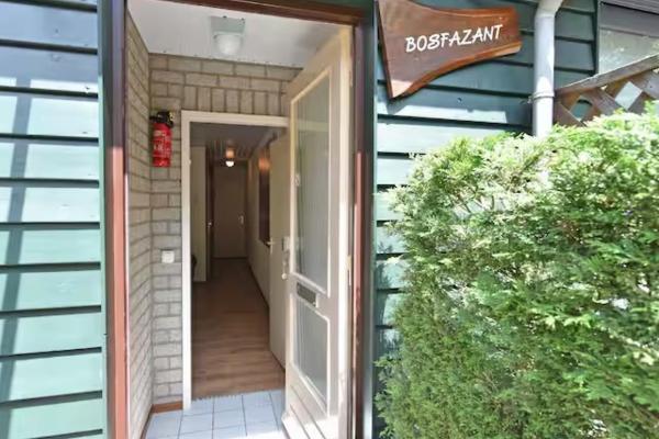 Knusse gezinsbungalow in het groen van Heesch, nabij centrum - thumbnail 2
