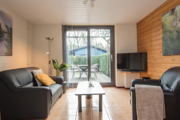 Knusse bungalow voor 2 in het groen van Heesch, dichtbij natuur en centrum - thumbnail 6