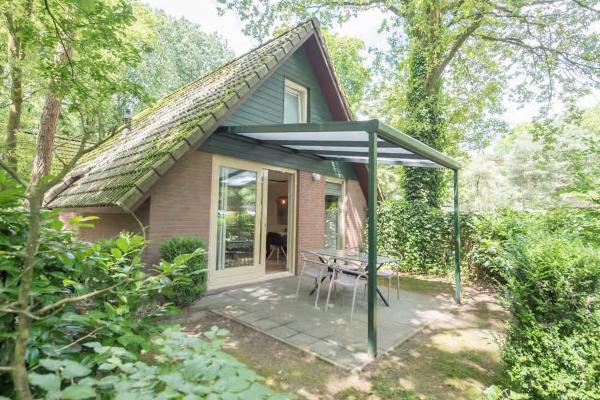 Vrijstaande Oeverzwaluw: luxe lodge aan de vijver in Heesch - thumbnail 6