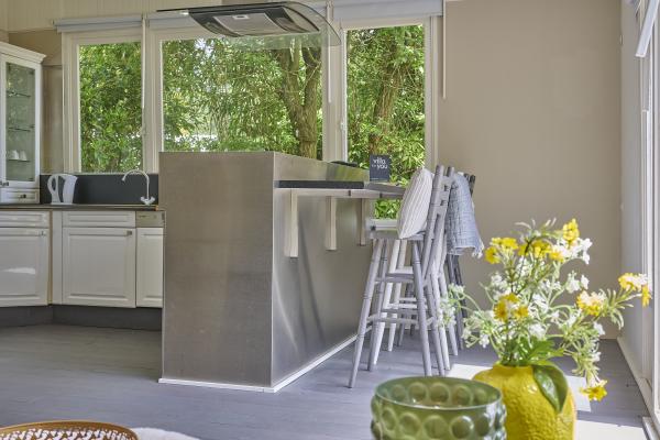 Vrijstaande bungalow op Resort de Brabantse Kempen met zwembad en bosrijke omgeving - thumbnail 5