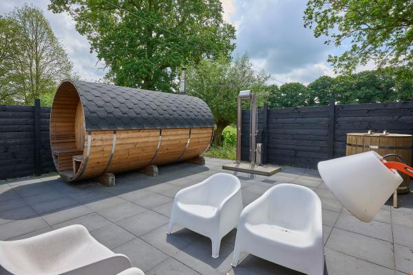 Drie sfeervolle vakantiewoningen met sauna en hottub op rustig Twents erf - thumbnail 3