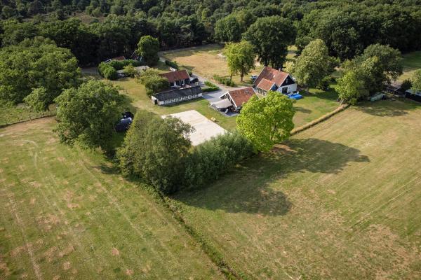 Drie sfeervolle vakantiewoningen met sauna en hottub op rustig Twents erf - thumbnail 2