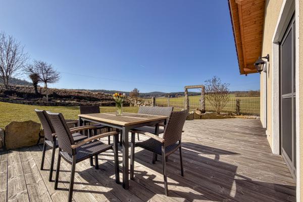 Modern vrijstaand vakantiehuis in Beieren met terras en tuin - thumbnail 2