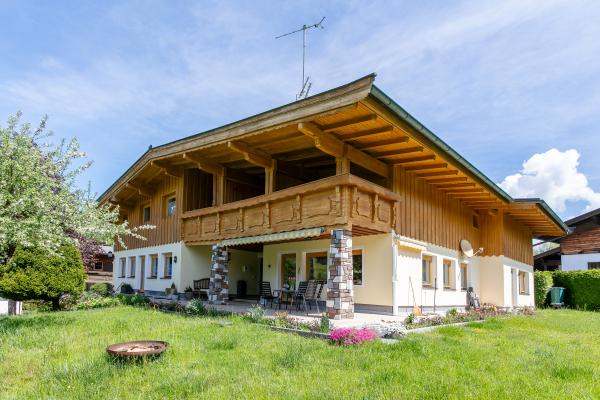 Knus Tiroler appartement in Söll, 270m van de skipiste - thumbnail 4