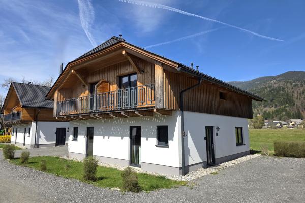 Chalet met Sunshower en panoramisch uitzicht op bergen en de Gail in Rattendorf - thumbnail 1
