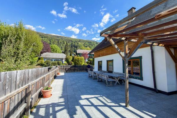 Luxe 14-persoons appartement met serre in Sankt Michael im Lungau - thumbnail 3