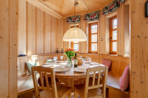 Vrijstaand chalet voor 8 personen met sauna op 700m van de Hahnenkammbahn - thumbnail 4