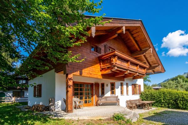 Vrijstaand chalet voor 8 personen met sauna op 700m van de Hahnenkammbahn - thumbnail 1