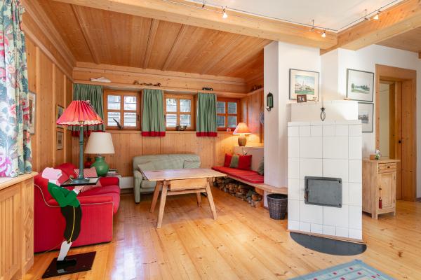 Vrijstaand chalet voor 8 personen met sauna op 700m van de Hahnenkammbahn - thumbnail 3