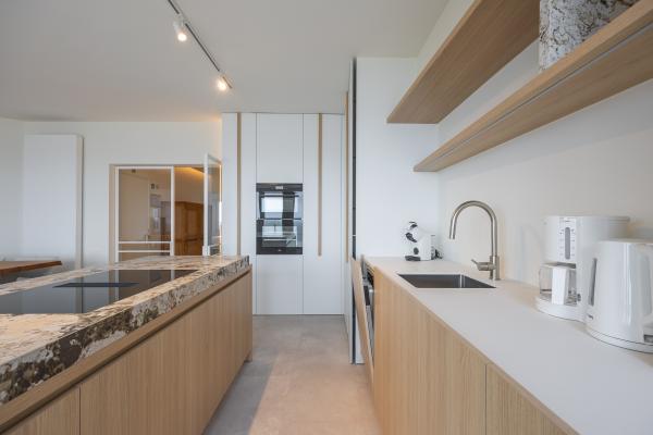 Frontaal zeezicht appartement op 10 meter van het strand in Middelkerke - thumbnail 5