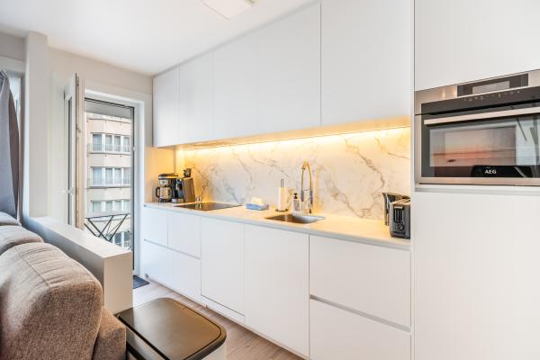 Gerenoveerd appartement met zijdelings zeezicht in Koksijde, vlakbij strand en centrum - thumbnail 3