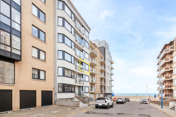 Gerenoveerd appartement met zijdelings zeezicht in Koksijde, vlakbij strand en centrum - thumbnail 6