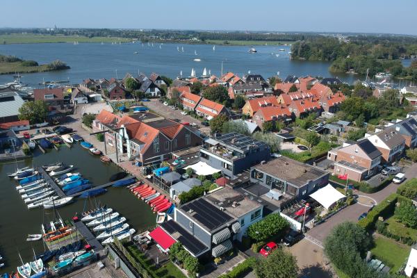 Waterappartement met spa-bad en dakterras op Kaageiland - thumbnail 1