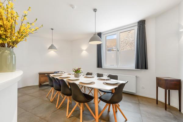 Luxe stadswoning voor 10 personen in hartje Veurne, vlakbij zee - thumbnail 3