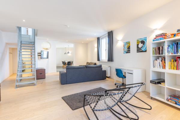 Moderne stadswoning in hartje Veurne, op 110m van het centrum - thumbnail 2