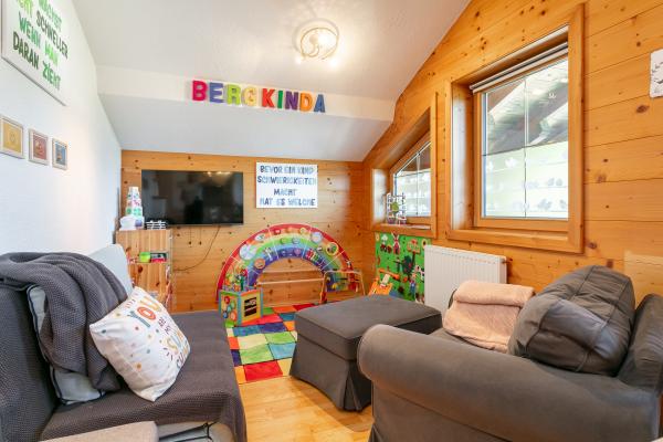 Bergkinda: Zonnig appartement voor 6 in Brixen im Thale met bergzicht en tuin - thumbnail 2