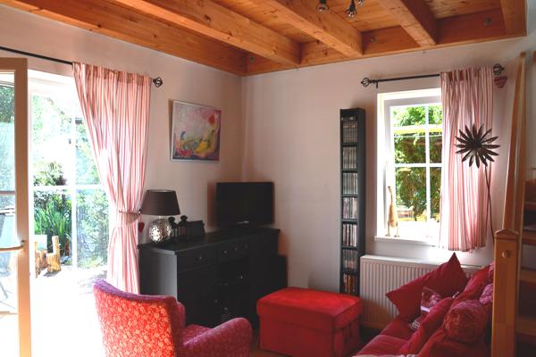 Zonnig chalet in Kötschach-Mauthen met grote tuin en bergzicht - thumbnail 2